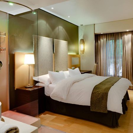 Protea Hotel By Marriott Bloemfontein Willow Lake Exterior photo