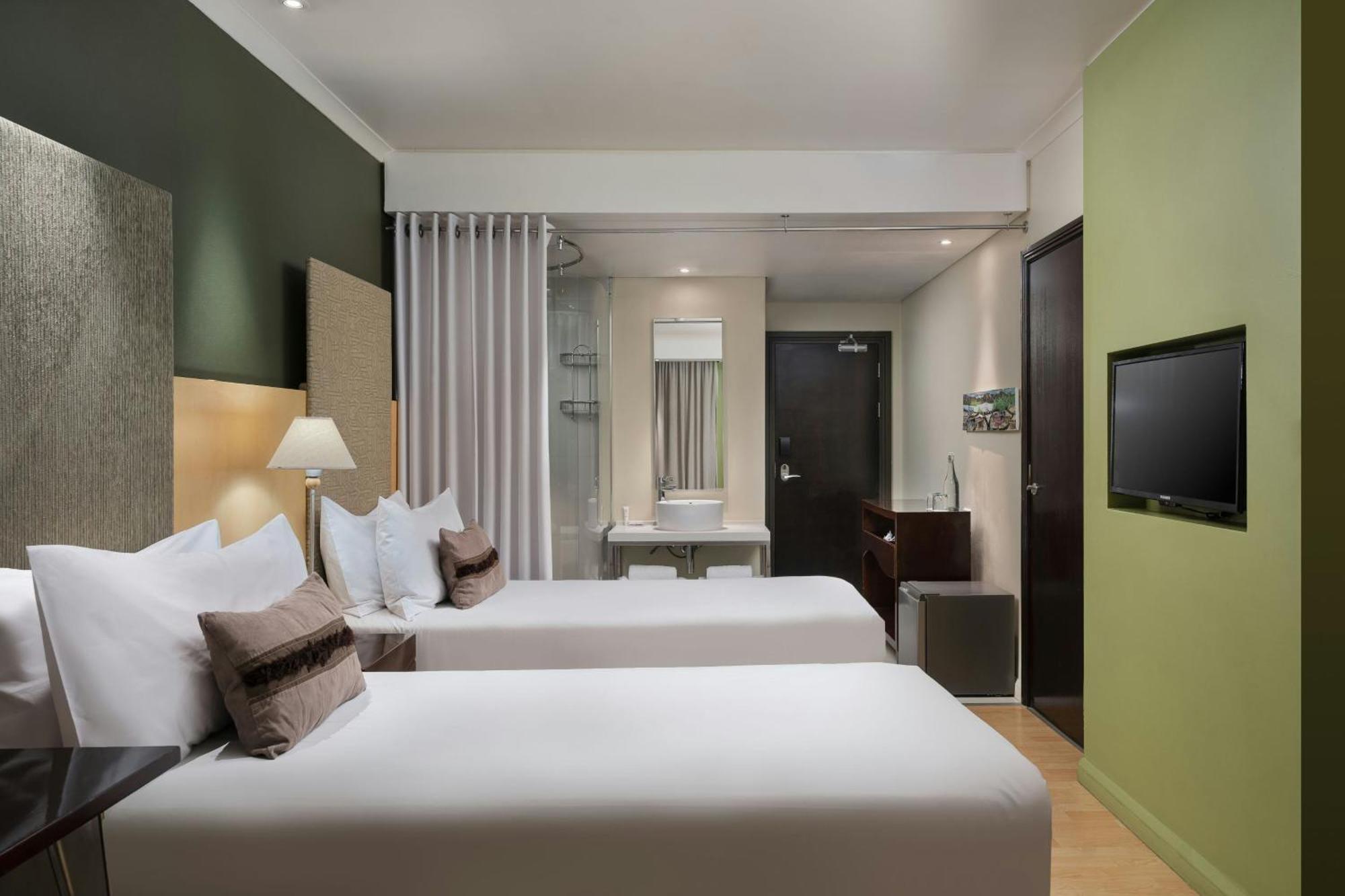 Protea Hotel By Marriott Bloemfontein Willow Lake Exterior photo